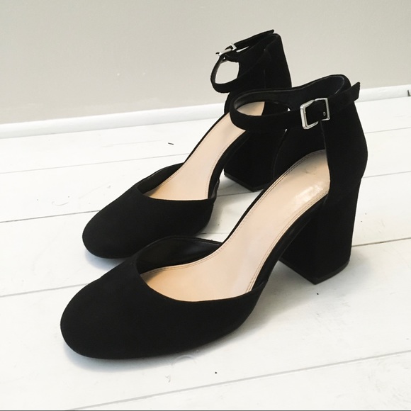 Gianni Bini Shoes - 3/$20 🤩 GIANNI BINI black suede block heels ankle